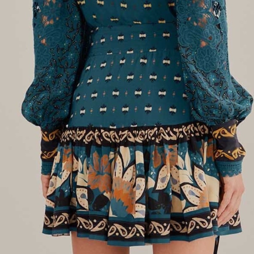 FARM Rio Blue Ainika Chill Mini Skirt | NWT | Size M - Picture 10 of 10